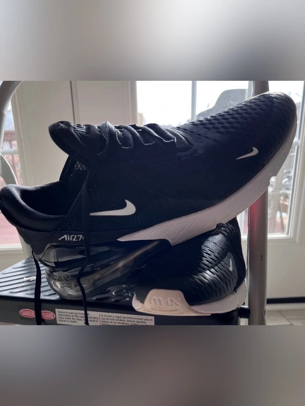 Nike Black/White Air Max 270 Athletic Sneakers Make Offer!!!!!!